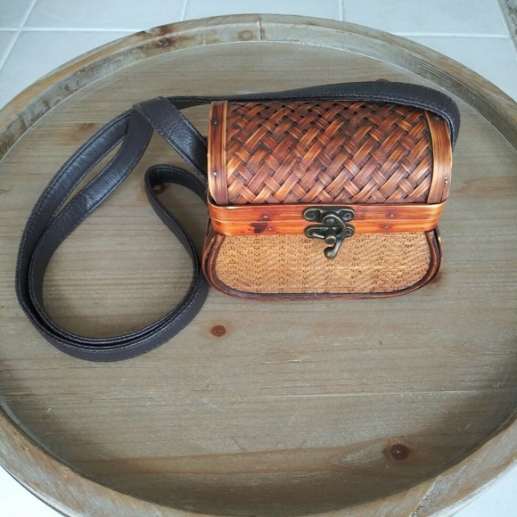 unbranded Handbags - Wood Handbag Purse Brass Clasp Latch Basket Weave